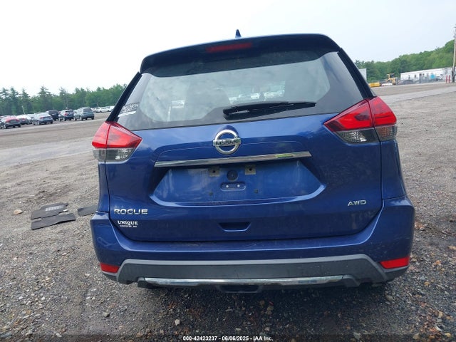 Nissan 2017 2017 KNMAT2MV2HP550669 Image 17