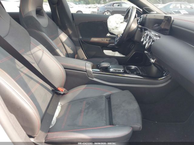 2023 MERCEDES-BENZ CLA 250 COUPE W1K5J4HB6PN334410 Photo 4