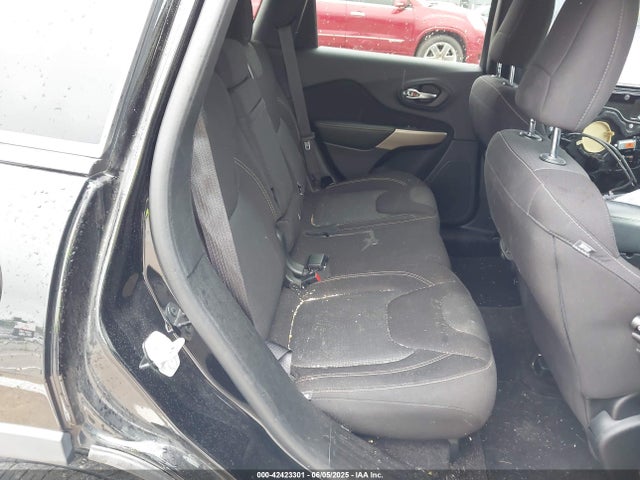 1C4PJLCB0HW578764 Jeep 2017