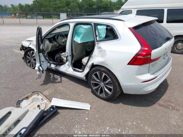 2022 VOLVO XC60 YV4L12DKXN1024421 Photo 2