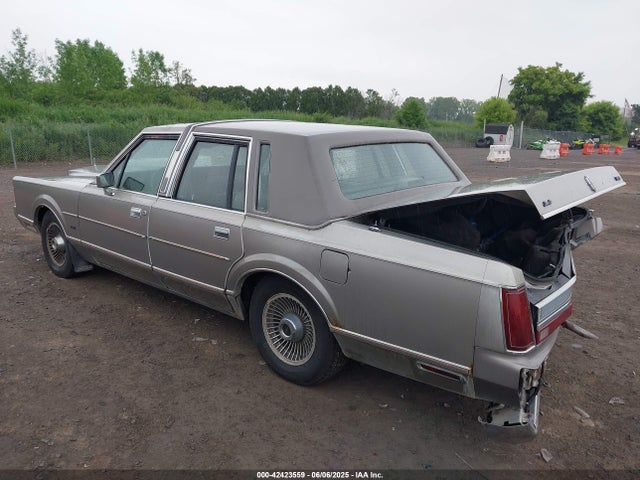 42423559 :رقم المزاد ، 1LNBM83F7KY767386 vin ، 1989 Lincoln Town Car Cartier مزاد بيع