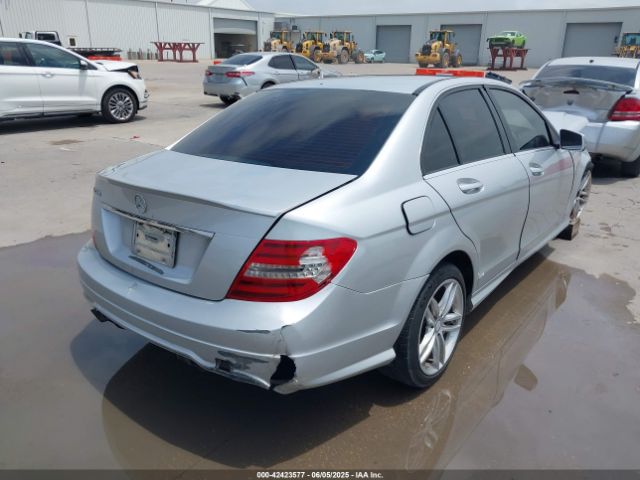 2014 MERCEDES-BENZ C 250 WDDGF4HB1EA966634 Photo 3