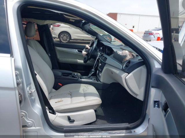2014 MERCEDES-BENZ C 250 WDDGF4HB1EA966634 Photo 4