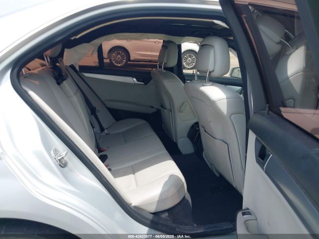 2014 MERCEDES-BENZ C 250 WDDGF4HB1EA966634 Photo 7