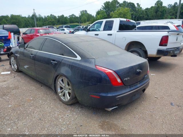 2011 JAGUAR XJ SAJWA2GBXBLV17528 Photo 2