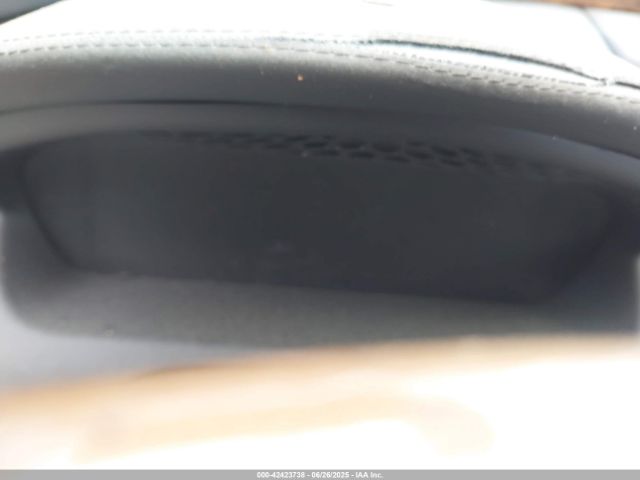 2011 JAGUAR XJ SAJWA2GBXBLV17528 Photo 6