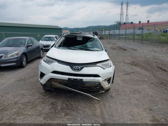 JTMRFREV5GJ076381 Toyota Rav4 Xle