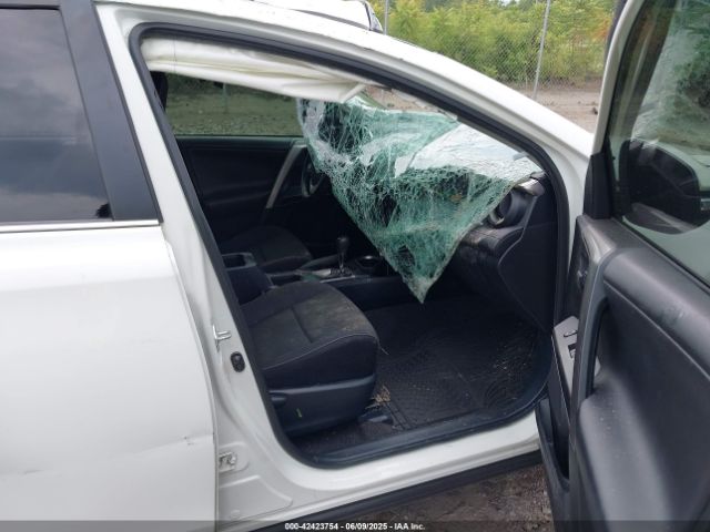 JTMRFREV5GJ076381 Toyota Rav4 Xle
