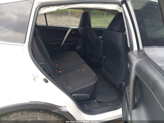 JTMRFREV5GJ076381 Toyota Rav4 Xle