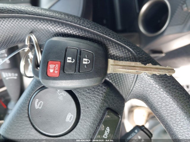 Toyota RAV4 LE 2015 JTMBFREV8FJ039910 Image 11