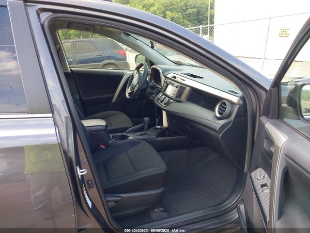 Toyota RAV4 LE 2015 JTMBFREV8FJ039910 Image 5