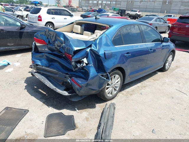 3VWD17AJ3FM260636 Volkswagen 2015