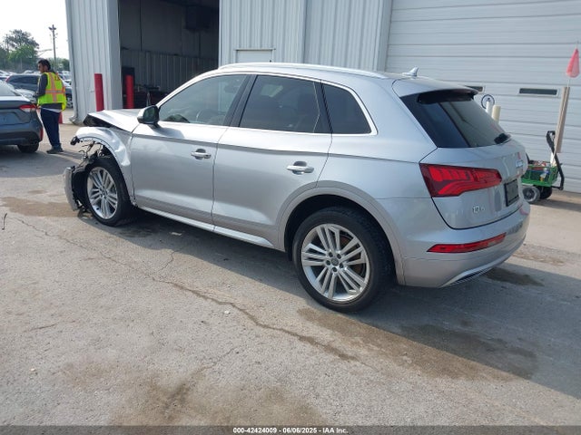 2018 AUDI Q5 WA1BNAFY1J2106440 Photo 2