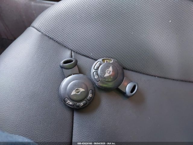 2011 MINI COOPER WMWSU3C57BT184132 Photo 10