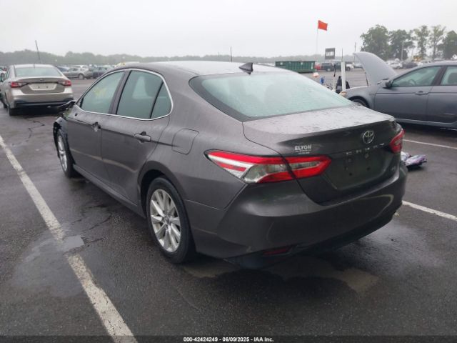 2020 TOYOTA CAMRY 4T1C11AK6LU341704 Photo 2