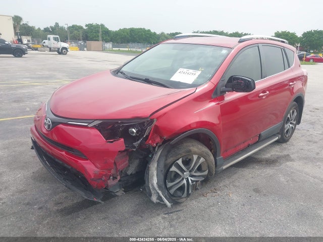 JTMZFREV9GJ099047 Toyota RAV4 LE