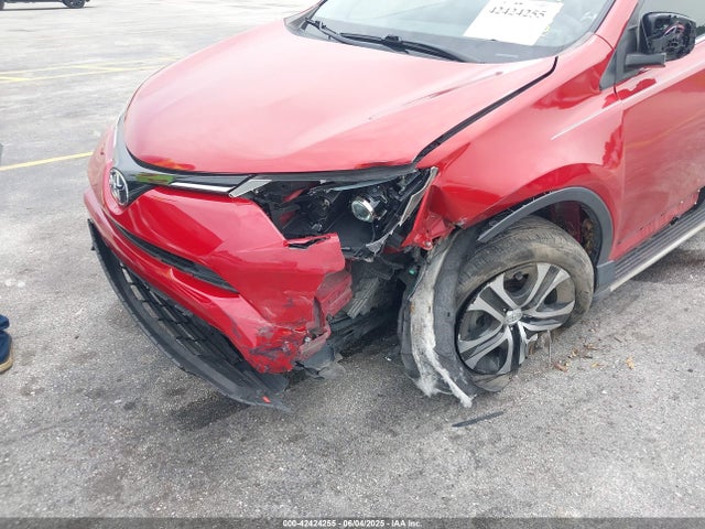 JTMZFREV9GJ099047 Toyota RAV4 LE