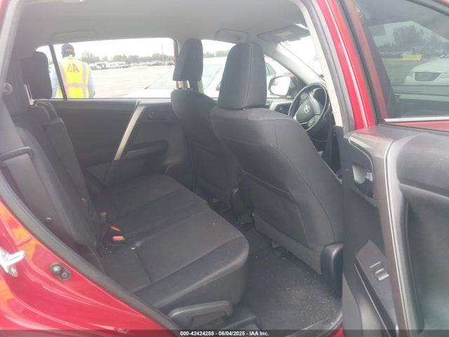 JTMZFREV9GJ099047 Toyota RAV4 LE
