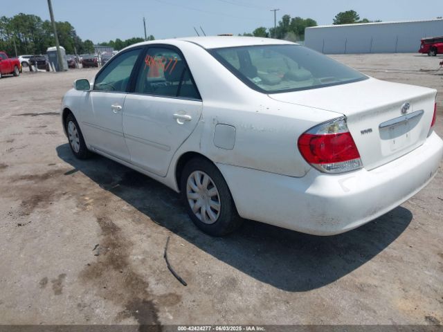 2005 TOYOTA CAMRY 4T1BE32K05U426485 Photo 2