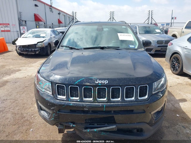 3C4NJCBB8MT592615 Jeep 2021