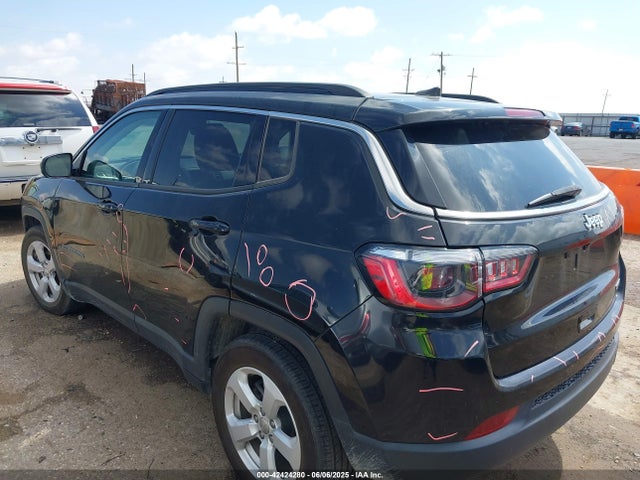3C4NJCBB8MT592615 Jeep 2021