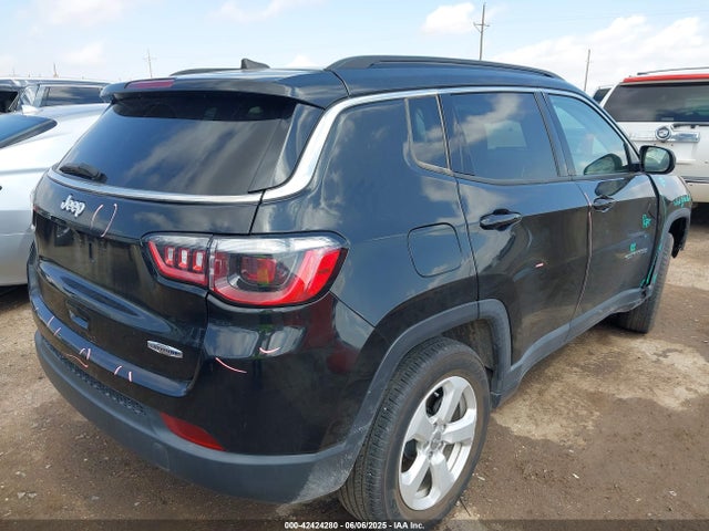 3C4NJCBB8MT592615 Jeep 2021