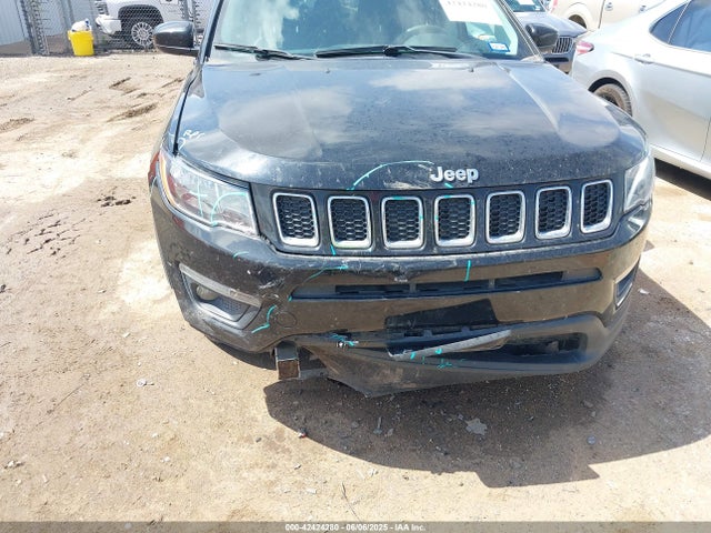 3C4NJCBB8MT592615 Jeep 2021