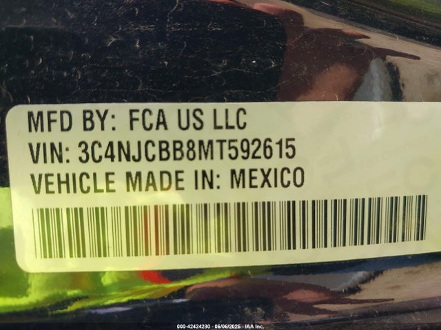 3C4NJCBB8MT592615 Jeep 2021