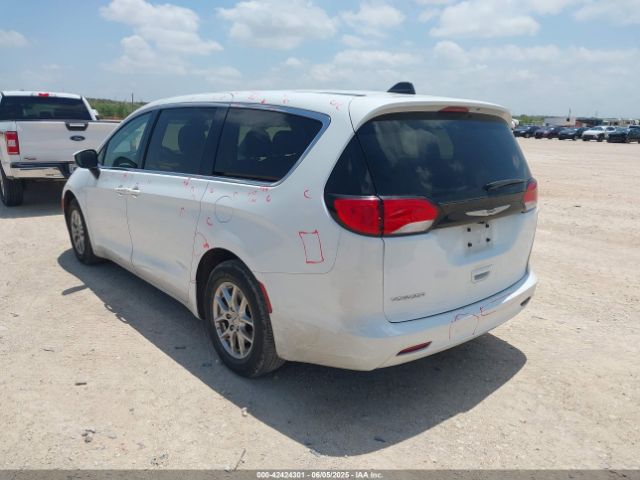 2023 CHRYSLER VOYAGER 2C4RC1CG0PR525704 Photo 2