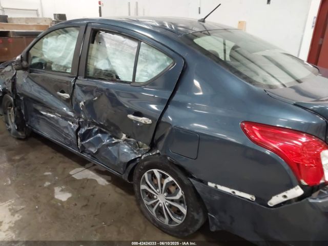 3N1CN7AP8GL823388 Nissan 2016