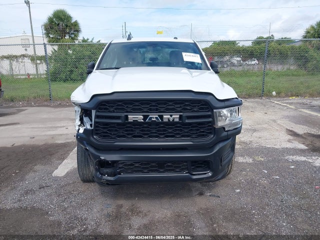 3C6UR5CJ9NG202399 RAM 2500 Tradesman  4x4 6'4 Box