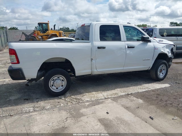 3C6UR5CJ9NG202399 RAM 2500 Tradesman  4x4 6'4 Box