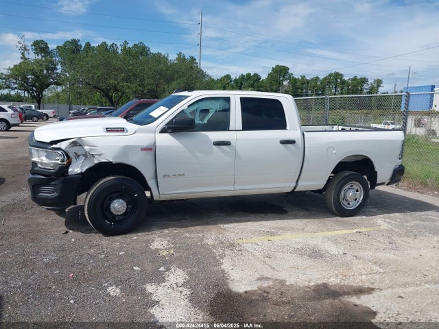 3C6UR5CJ9NG202399 RAM 2500 Tradesman  4x4 6'4 Box