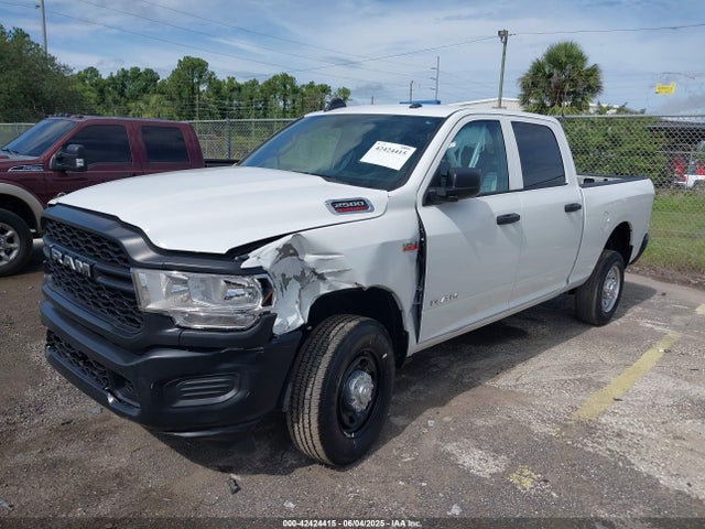 3C6UR5CJ9NG202399 RAM 2500 Tradesman  4x4 6'4 Box