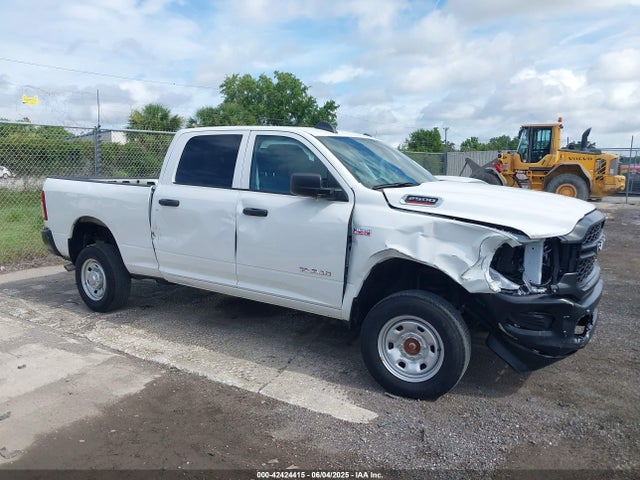 3C6UR5CJ9NG202399 RAM 2500 Tradesman  4x4 6'4 Box