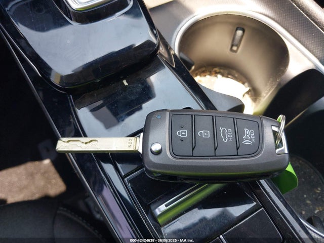 5NPEG4JAXLH056597 Hyundai SONATA SE