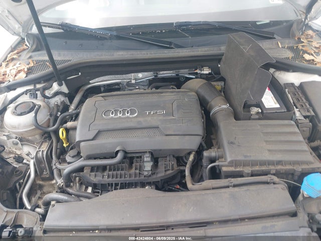 2018 AUDI A3 WAUB8GFF2J1014836 Photo 9