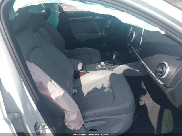 2018 AUDI A3 WAUB8GFF2J1014836 Photo 4