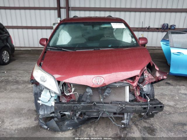 5TDKK3DC0GS760526 Toyota Sienna Le 8 Passenger