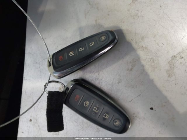 1FMCU9J98EUA16025 Ford Escape Titanium
