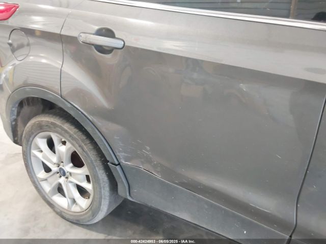 1FMCU9J98EUA16025 Ford Escape Titanium