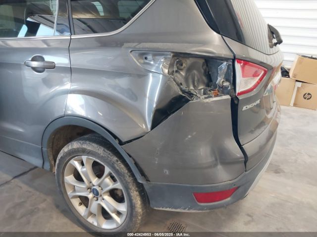 1FMCU9J98EUA16025 Ford Escape Titanium