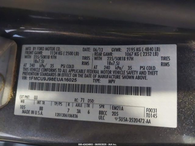 1FMCU9J98EUA16025 Ford Escape Titanium