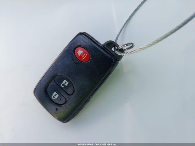 JTDZN3EU8FJ033613 Toyota Prius V Two