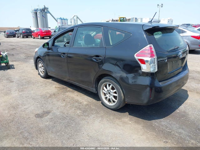 JTDZN3EU8FJ033613 Toyota Prius V Two