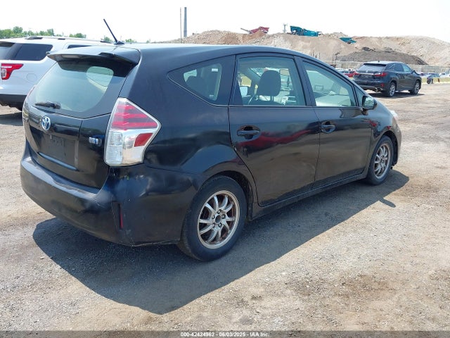 JTDZN3EU8FJ033613 Toyota Prius V Two