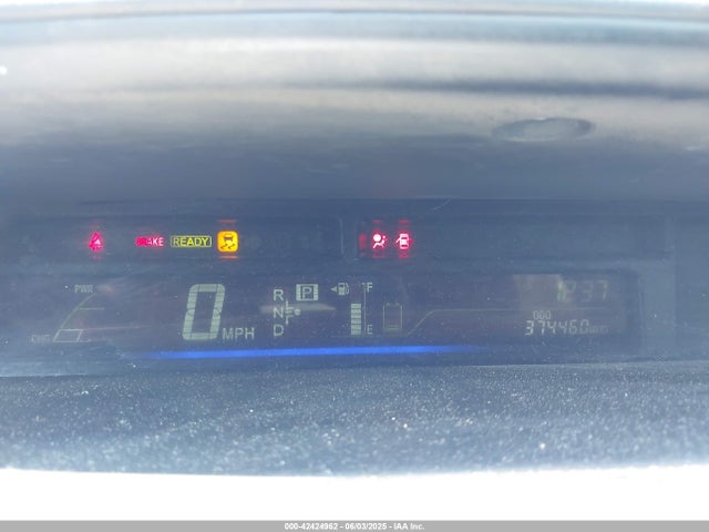JTDZN3EU8FJ033613 Toyota Prius V Two
