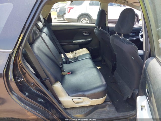 JTDZN3EU8FJ033613 Toyota Prius V Two
