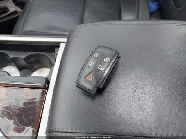 2010 JAGUAR XF SAJWA0GB1ALR75705 Photo 10