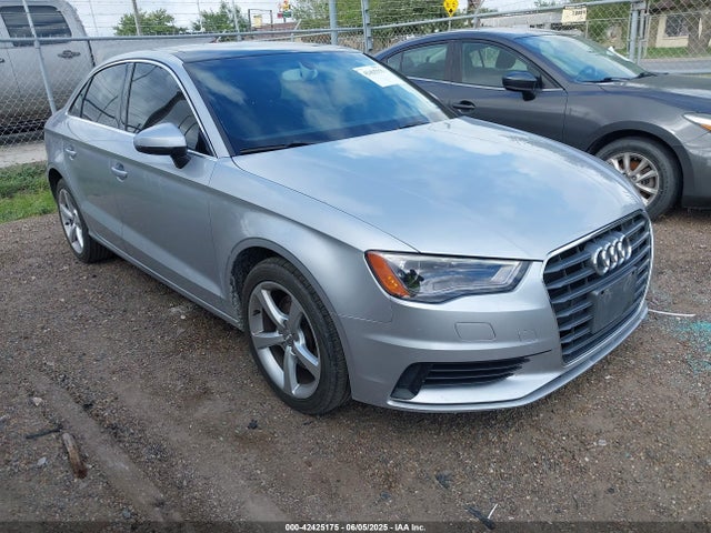2015 AUDI A3 WAUACGFF7F1058672 Photo 0